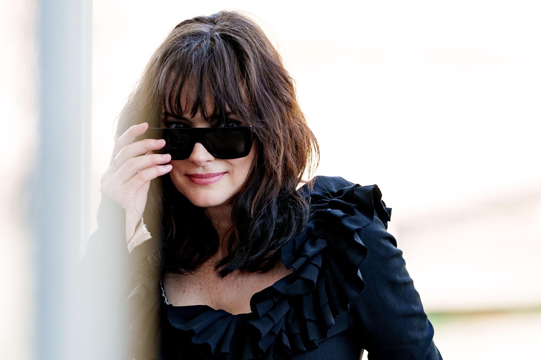 Winona Ryder nosi blejzer koji je proslavila američka ikona mode 1 blejzer