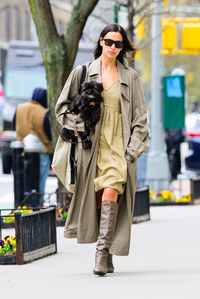 Trench mantil je "zvezda" pet autfita poznatih 8 profimedia 0982571497