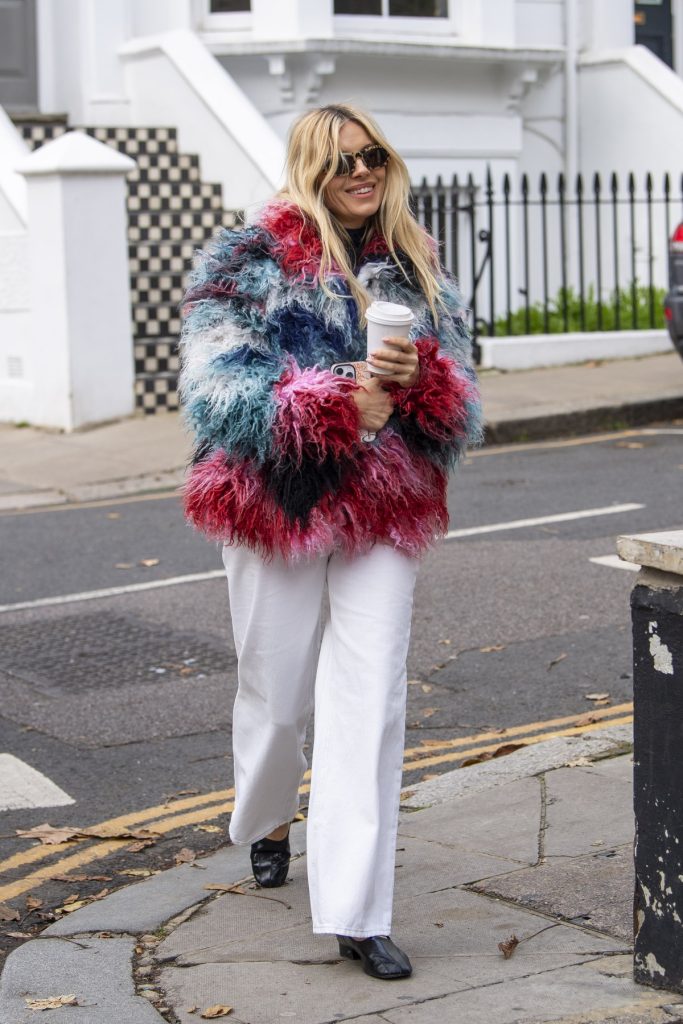 Sienna Miller nosi jaknu koja je najodvažniji zimski trend 8 profimedia 1053536718