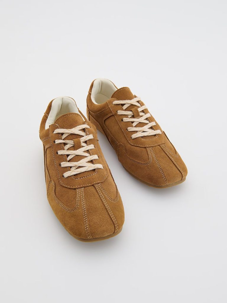 U Reserved su stigle kožne čizme u Miu Miu stilu 17 128FF 80X 011 1 1055305 4 ezgif.com avif to jpg converter