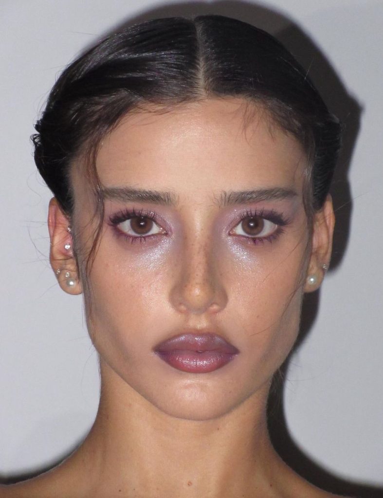 Frosty usne su se vratile: Y2K trend dominira 8 7760520fa06415b2107b4cf9648d7ddc