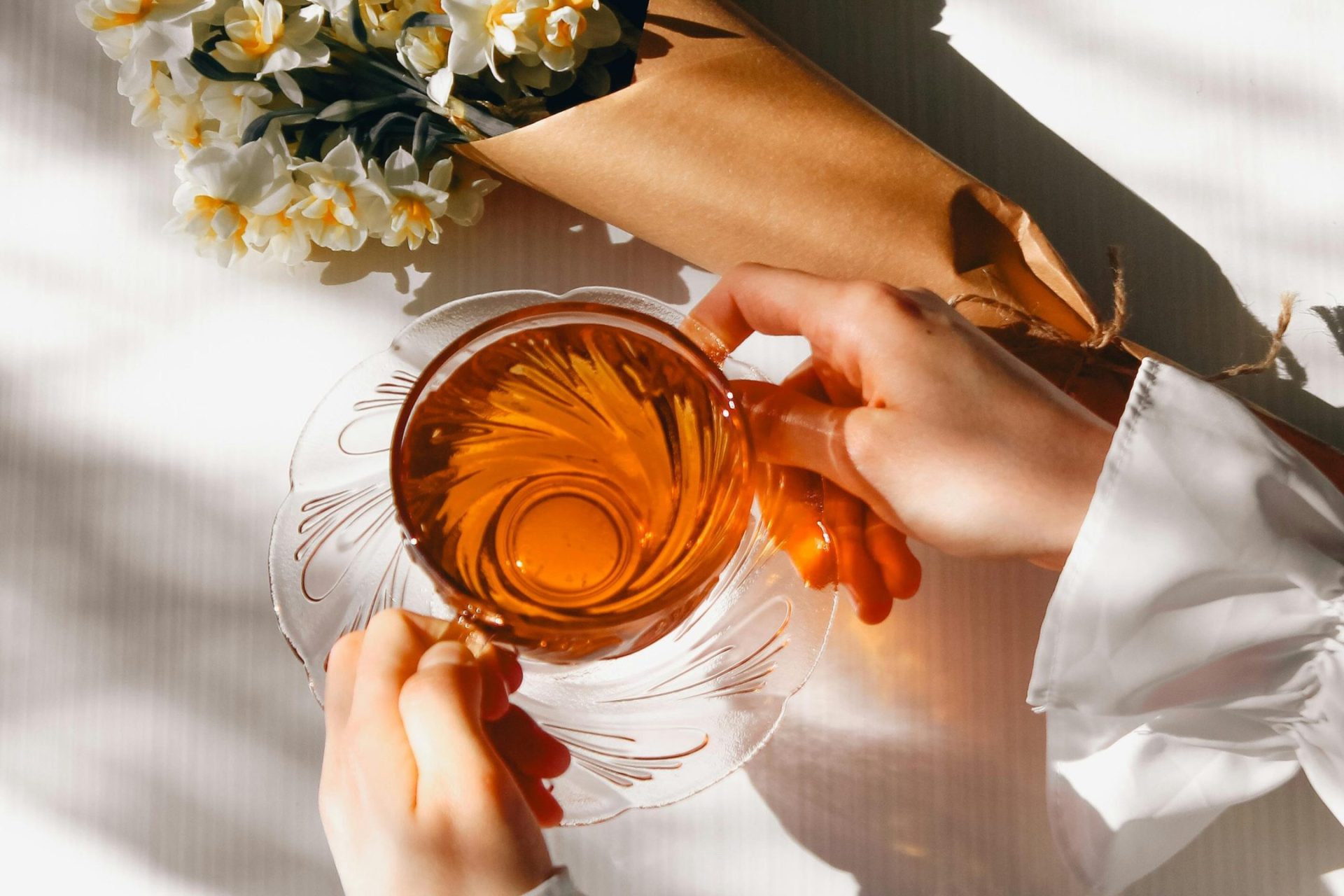 Čaj koji naučno dokazano pomaže u borbi protiv akni 1 čaj