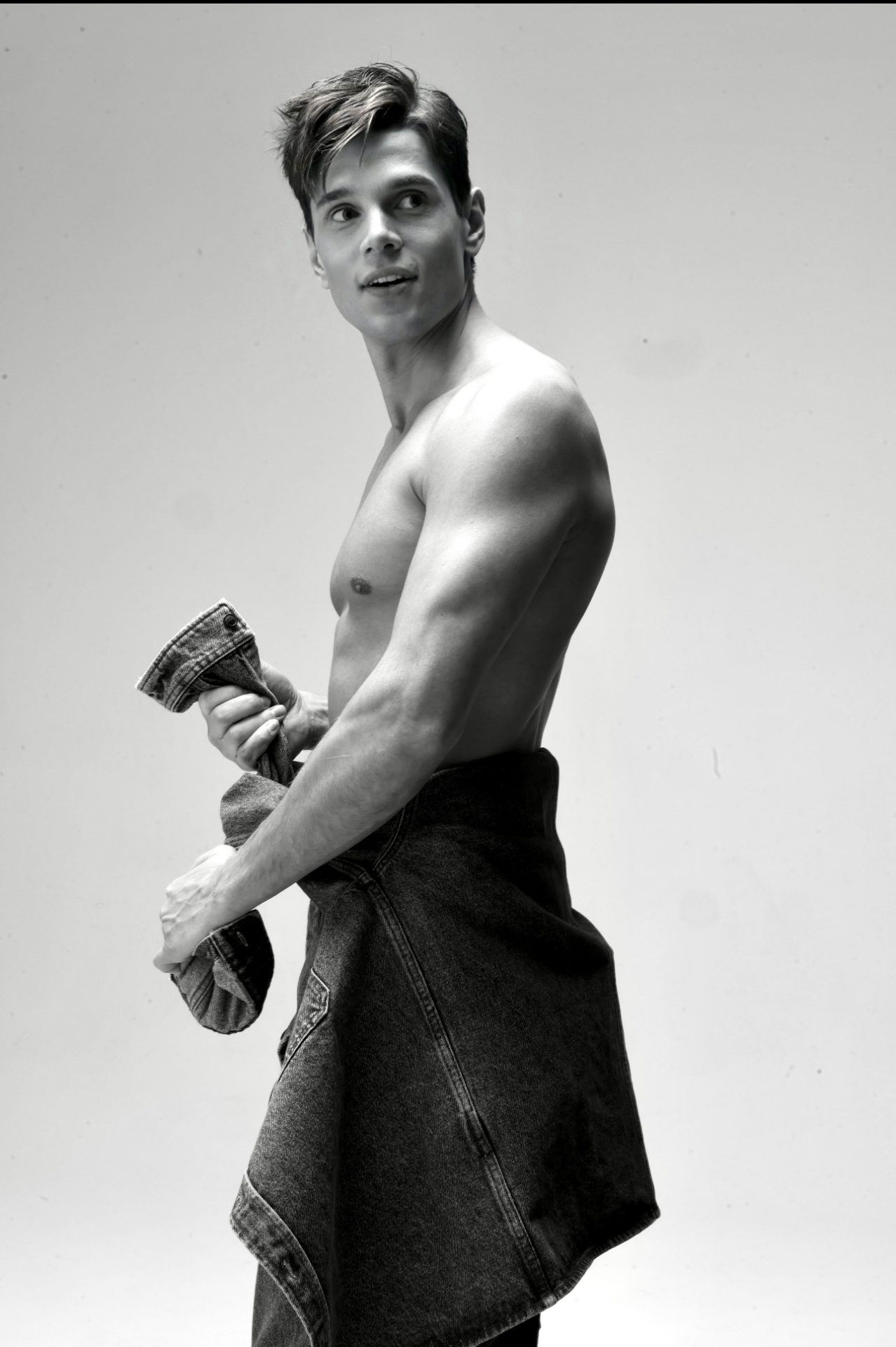 Alesandro Eger: O radu sa Teom Džejmsom, trci za Oskara i ulozi koja menja sve 11 image00006 1