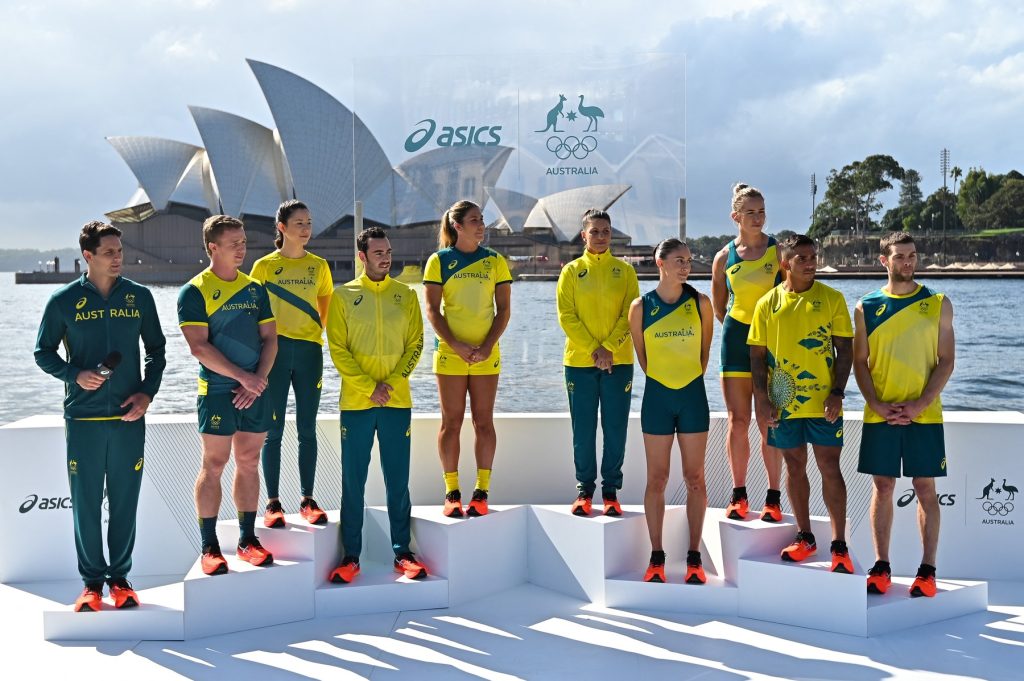 Uniforma kao autorski potpis: Moda koja govori umesto zemlje 8 moda