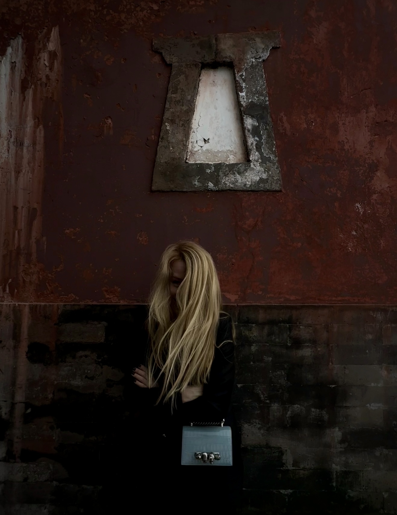 Vizuelni leksikon: Gala Čaki 8 1.Happiness without self