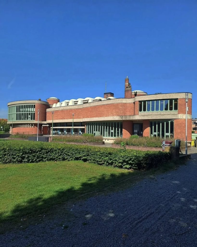 Organic . architecture After deliveries in Belgium we came across this beauty Public lib2