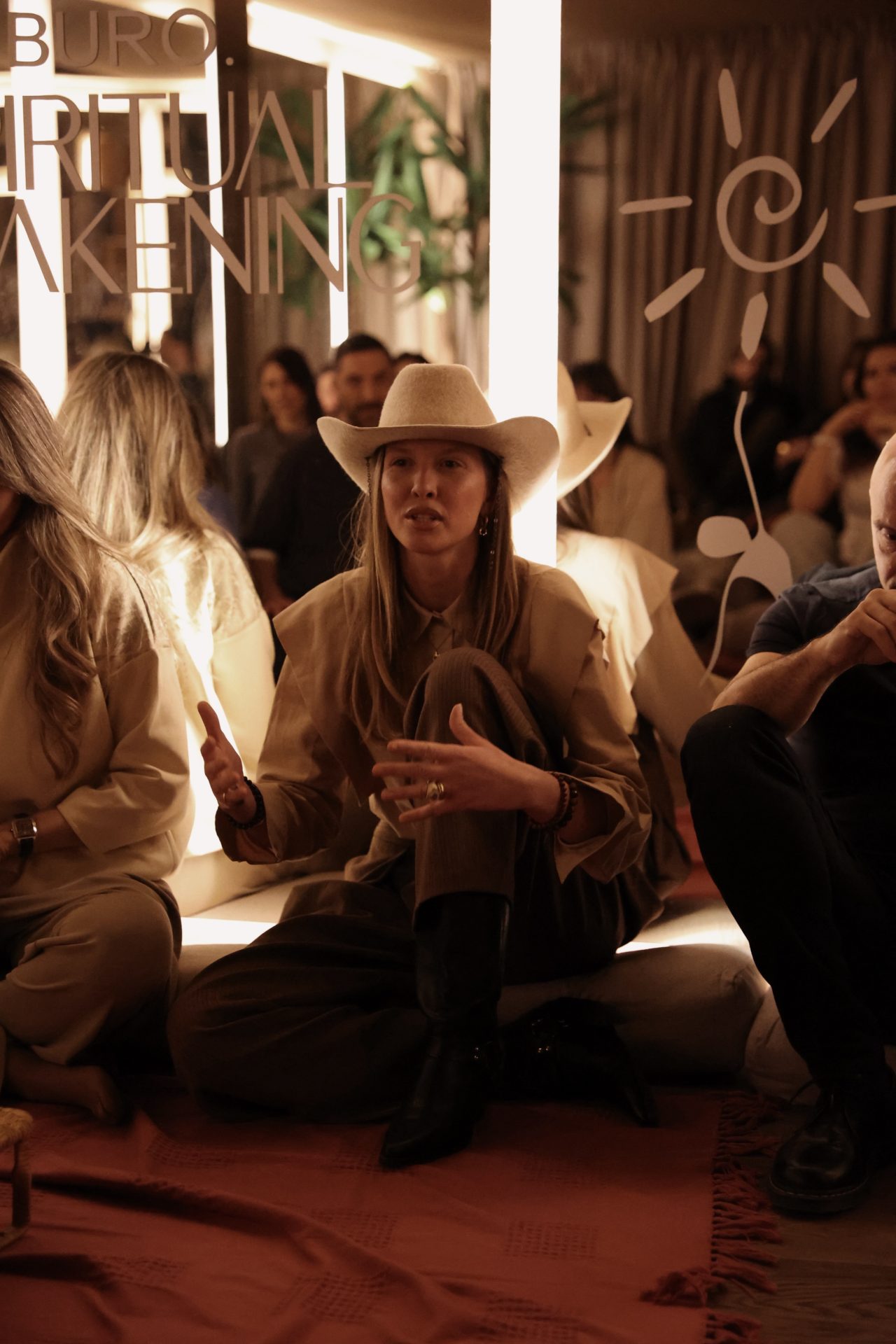 BURO. SPIRITUAL AWAKENING: Razgovor, učenje i zajedništvo su ono što nas budi 24 SMC 102