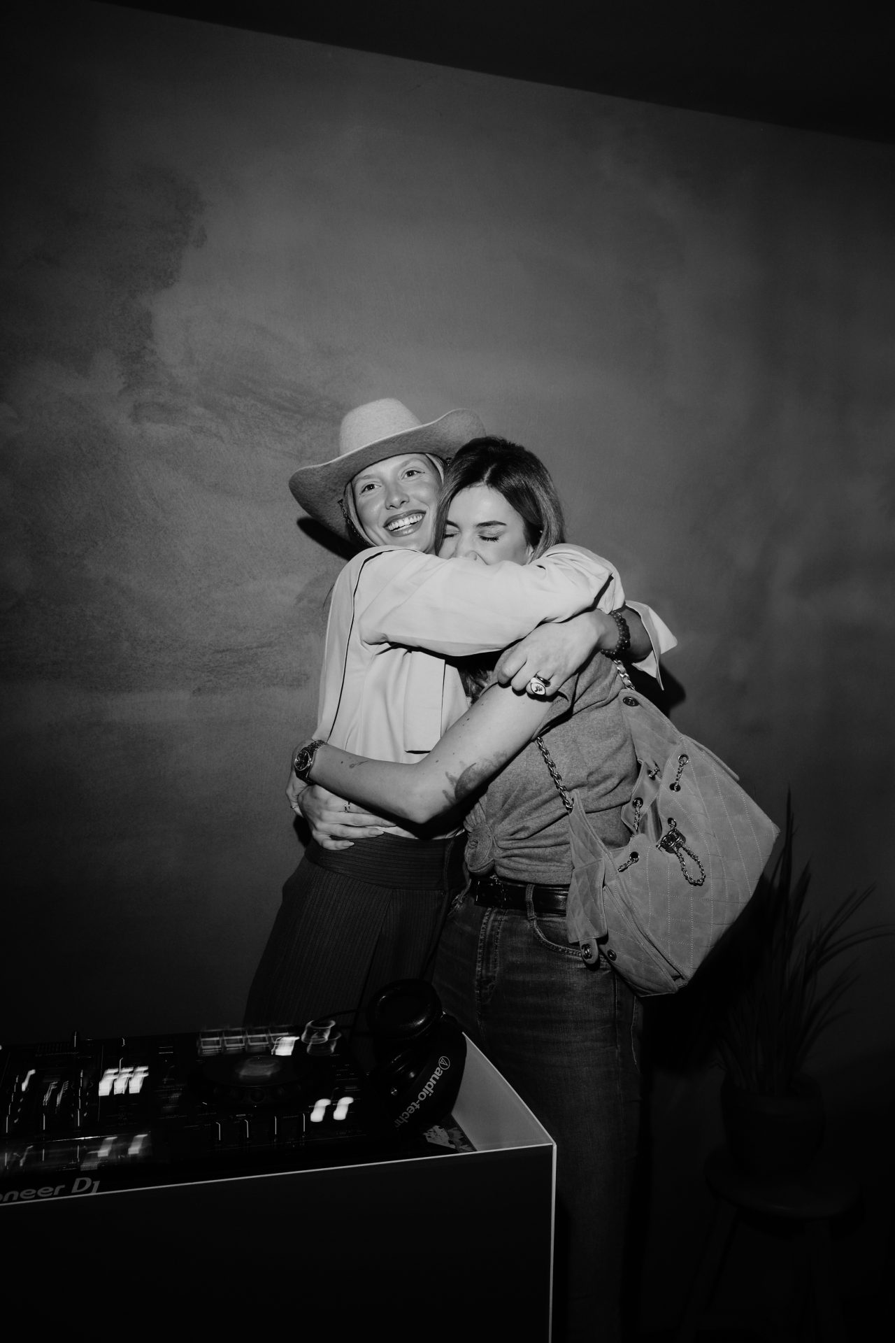 BURO. SPIRITUAL AWAKENING: Razgovor, učenje i zajedništvo su ono što nas budi 59 SMC 193