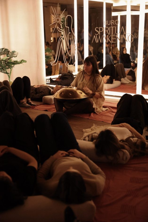 BURO. SPIRITUAL AWAKENING: Razgovor, učenje i zajedništvo su ono što nas budi 18 SMC 83