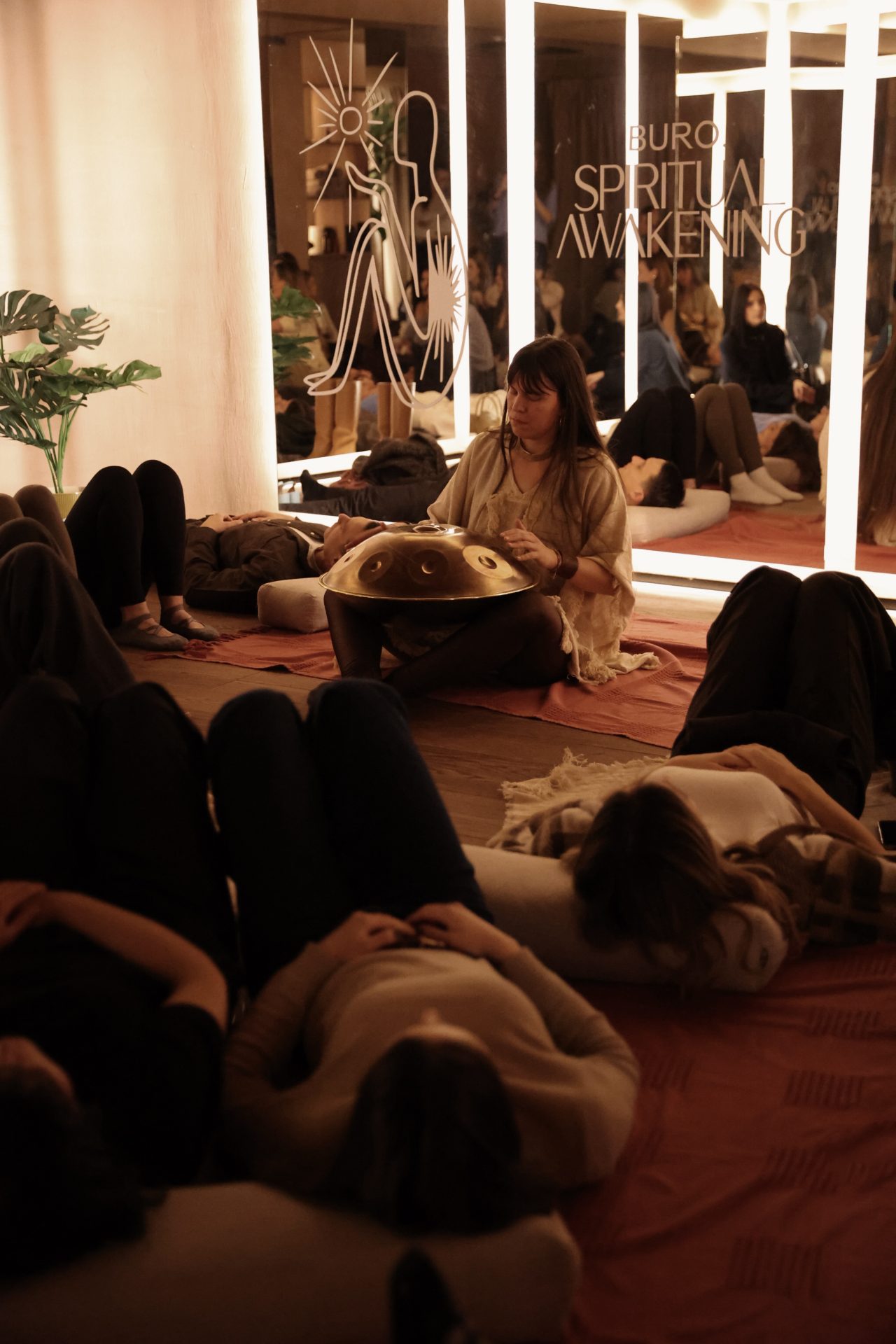 BURO. SPIRITUAL AWAKENING: Razgovor, učenje i zajedništvo su ono što nas budi 15 SMC 83