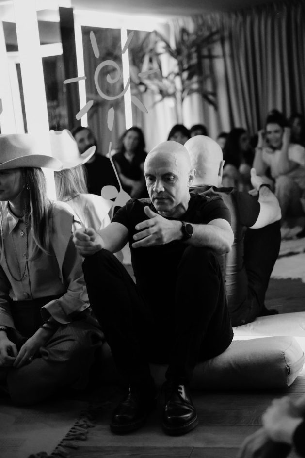 BURO. SPIRITUAL AWAKENING: Razgovor, učenje i zajedništvo su ono što nas budi 37 SMC 89