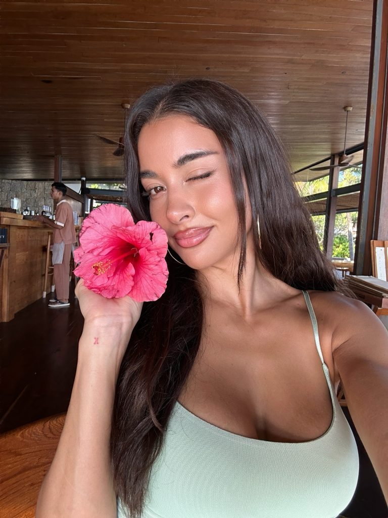 Hajlajter u ulozi rumenila: Makeup trik koji isprobavamo 7 makeup