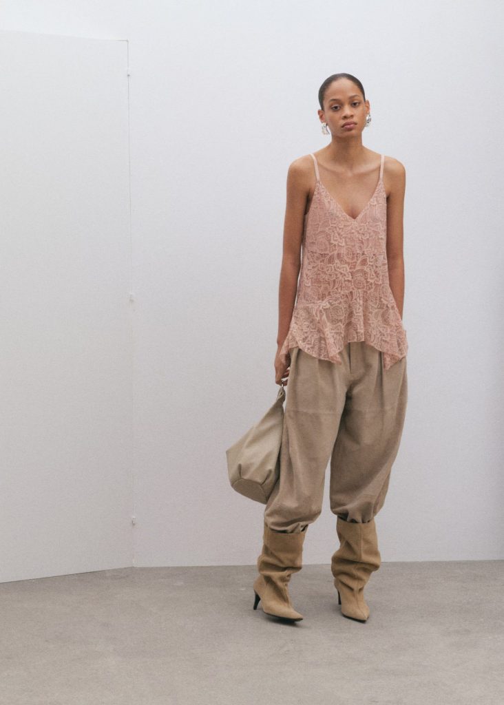 27085999 81 99999999 01