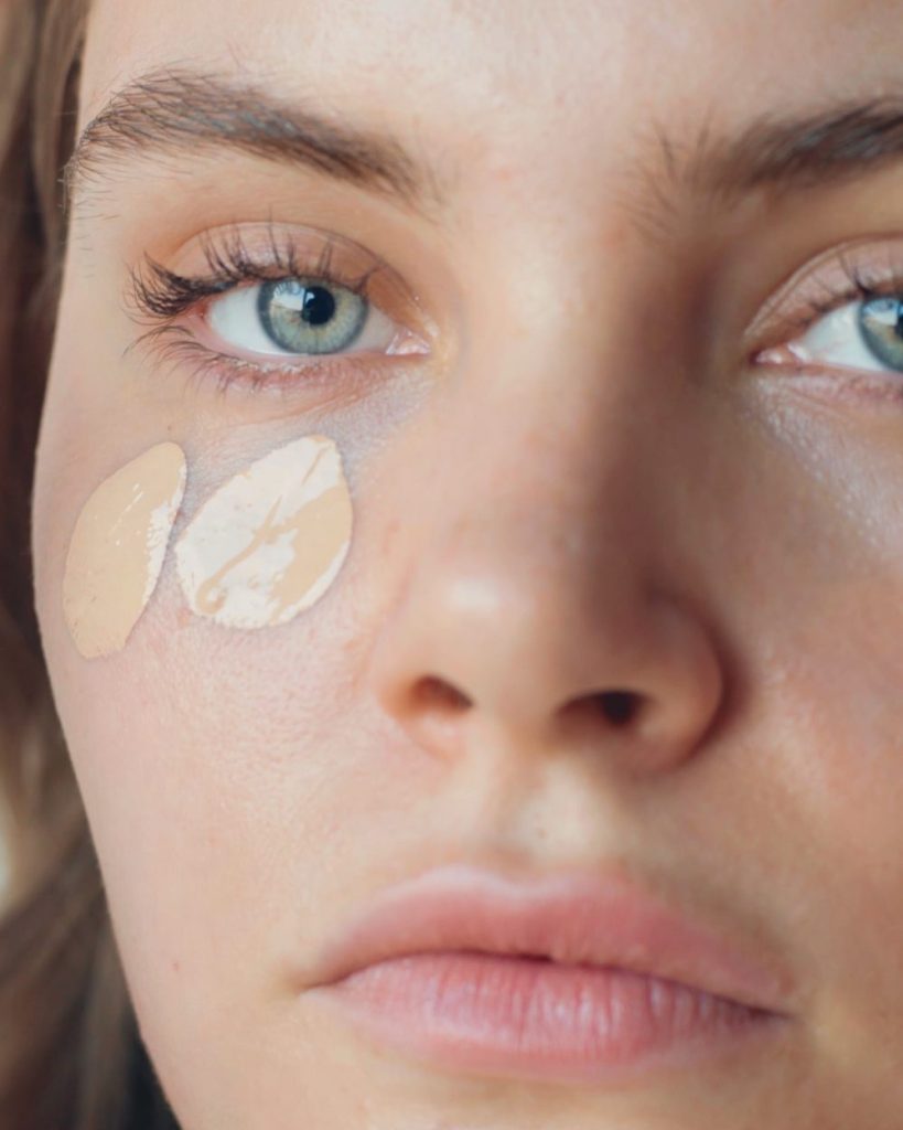 Nega, pokrivenost i SPF 50: Ova BB krema spaja sve što nam je potrebno 16 APLIKACIJA Maybelline BB Cream 25