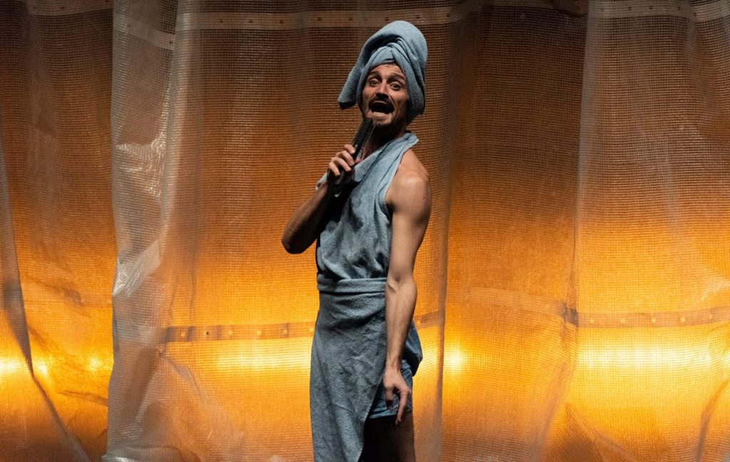 Predstava APOCALIPSYNC 2 Luciano Rosso u Lozionici