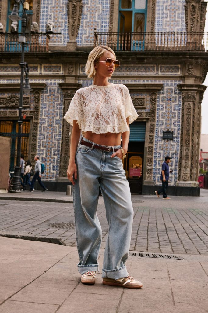 HELLO SPRING! Zakoračite u novu modnu sezonu u STEVE MADDEN ritmu 10 SM 2026 SPRING INTL HELLO AUGUSTINA TAUPE WHITE SUEDE 008