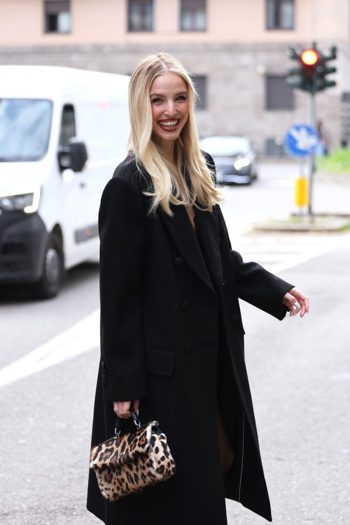 Torba koju vole Hari Stajls i Hejli Biber brzo transformiše autfit 8 profimedia 1079434010