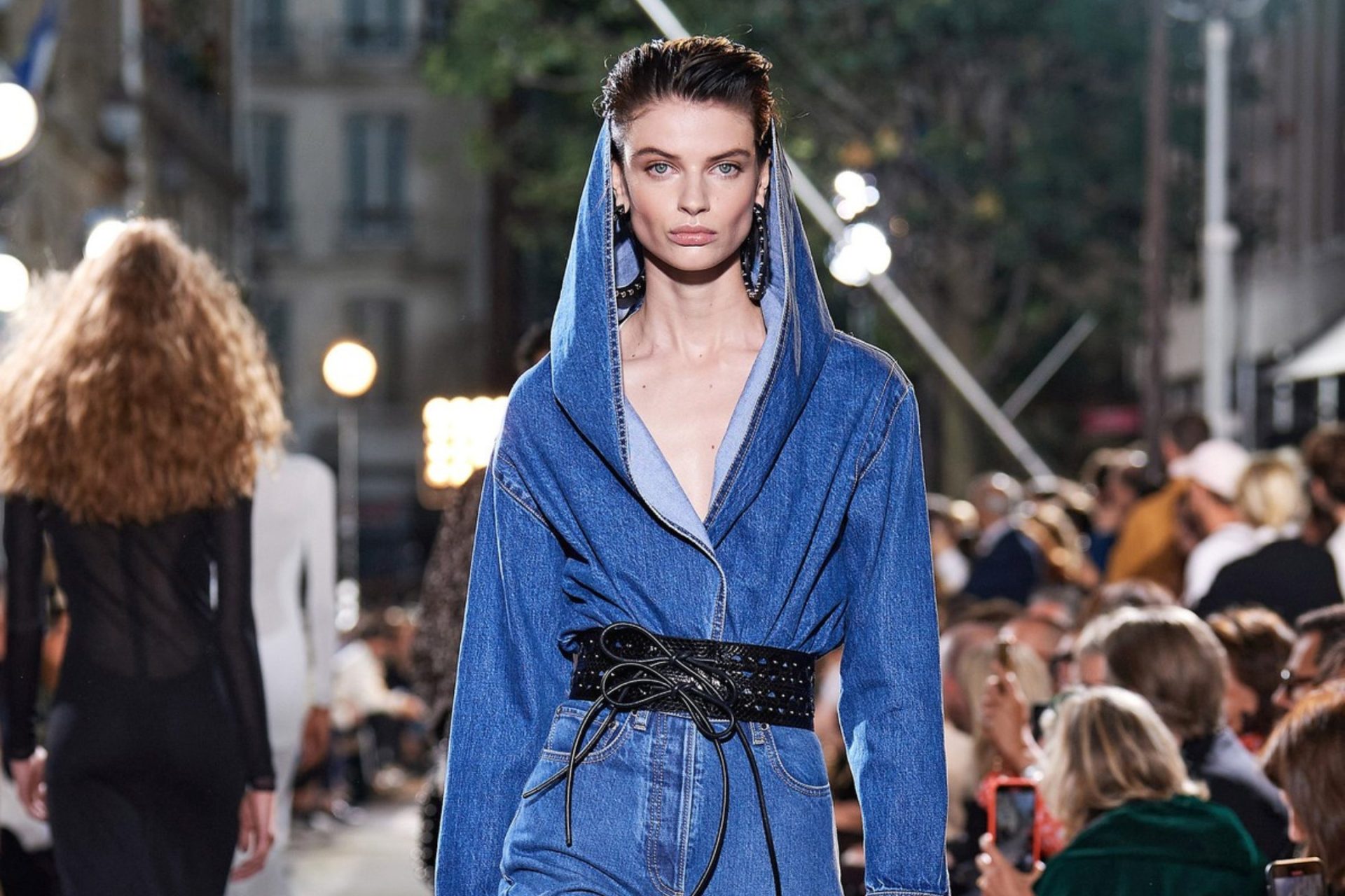 Alaïa ima najpoželjnije modele farmerki 1 1 2 1