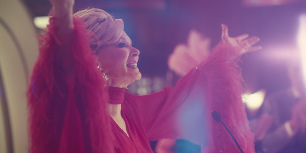 „Hacks" se završava onako kako se retko koja serija završi - sa punim plućima 10 jean smart 1 69d667e11df78