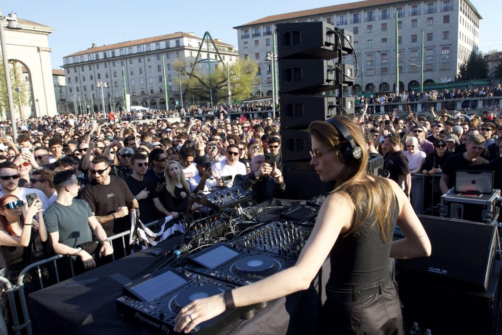 TEHNO KAO POLITIKA: Charlotte de Witte i gradonačelnica Đenove u akciji 7 profimedia 0983583383