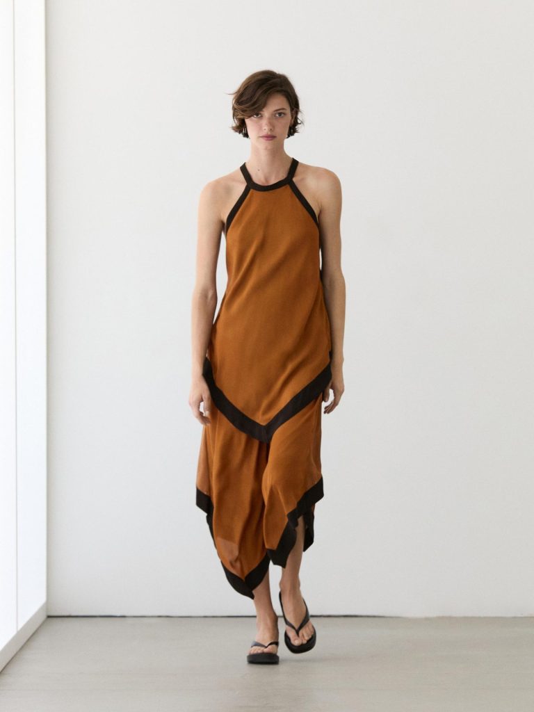 Bela Hadid u Massimo Dutti haljini koja će biti trend leta 10 06623839730 o6