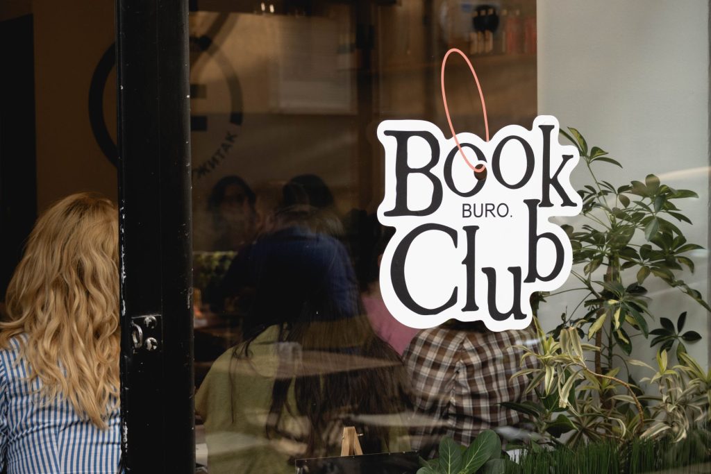 BURO book club kraljica bekstva 2