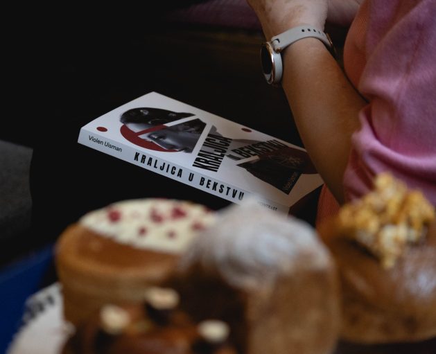 BURO book club kraljica bekstva 9