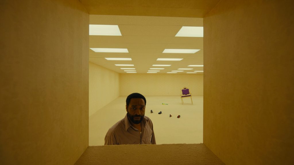 Liminalni horor: „Backrooms" je film koji ne treba propustiti u bioskopu 12 EFG LOCK R5Changes Clean A24 20260326.00 36 24 23.Still023 CropR