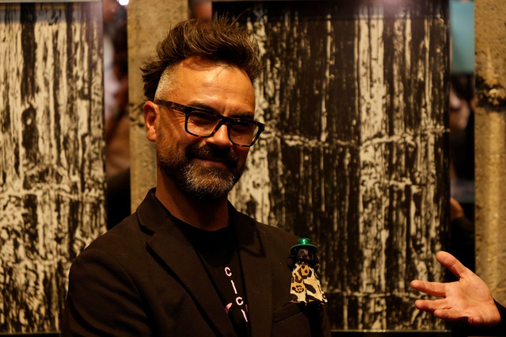Vođenje kroz izložbu "ALL IN" u četvrtak, 28. maja u galeriji Neon 8 Mladen Hrvanovic foto Vojislav Gelevski