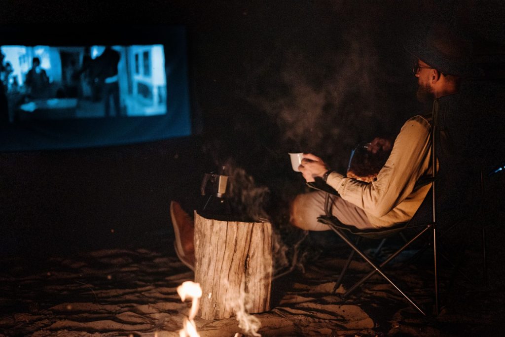 Napravite sopstveni bioskop: 7 domaćih filmova idealnih za gledanje na otvorenom 7 otvoren film bioskop