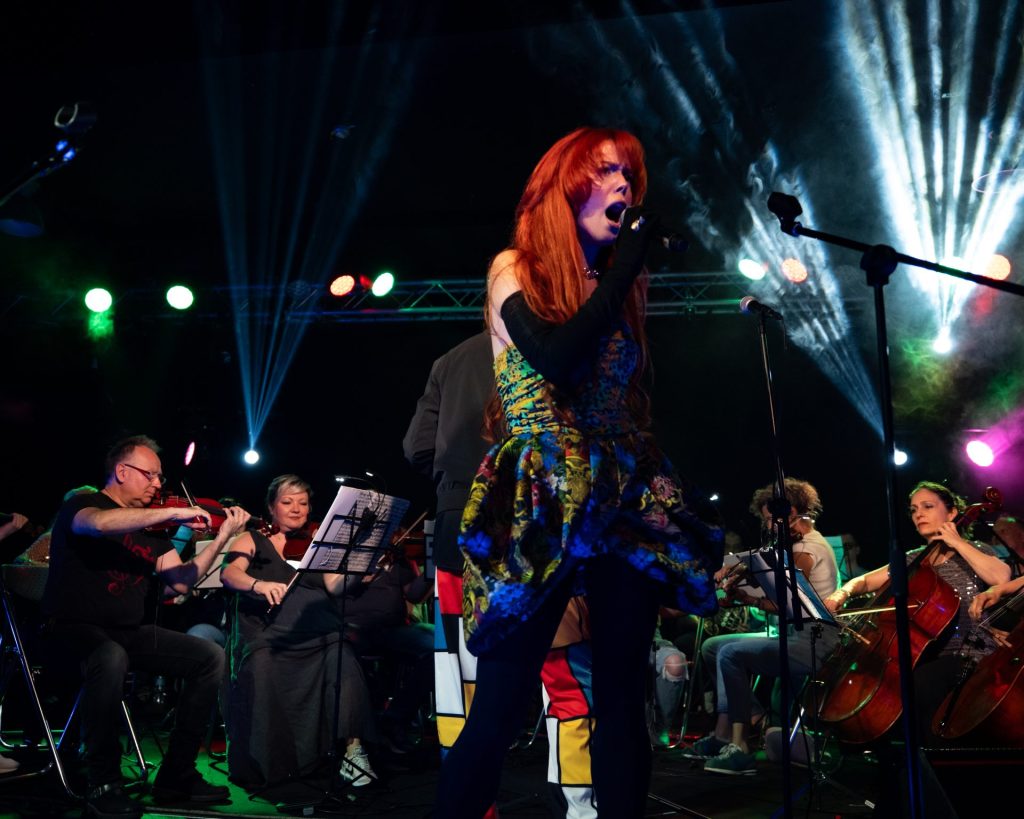 hitovi 90-ih kad ih izvodi simfonijski orkestar