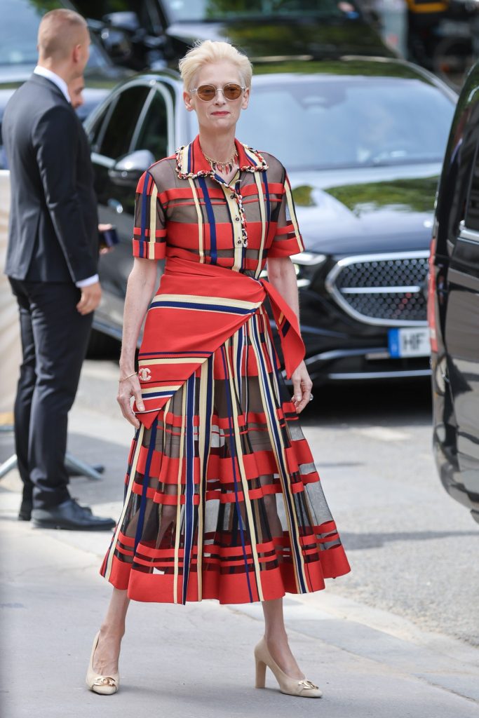 Street style autfiti iz Pariza: 7 glam izdanja za letnje proslave 10 profimedia 1115198375