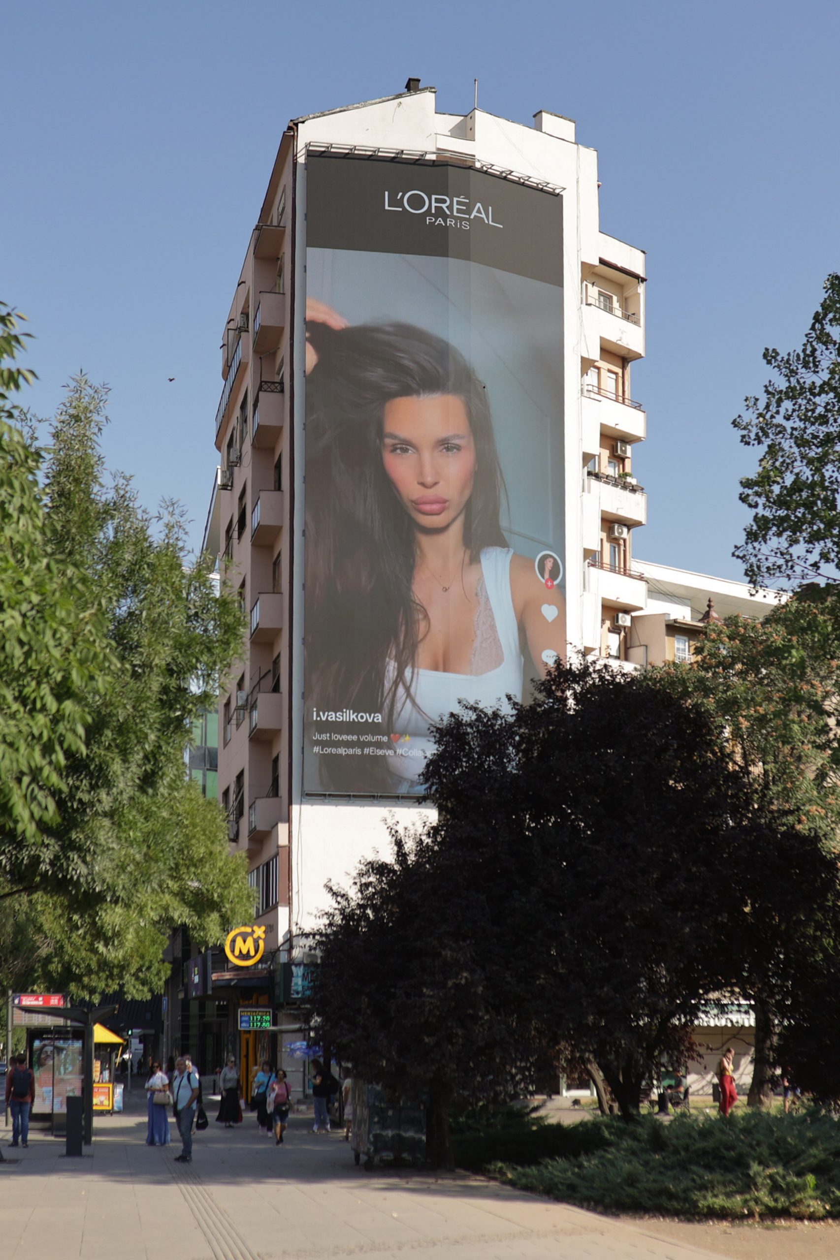 Od PR paketa do bilborda: L’Oréal Paris otvorio prostor za novu generaciju kreatorki 2 bilbord