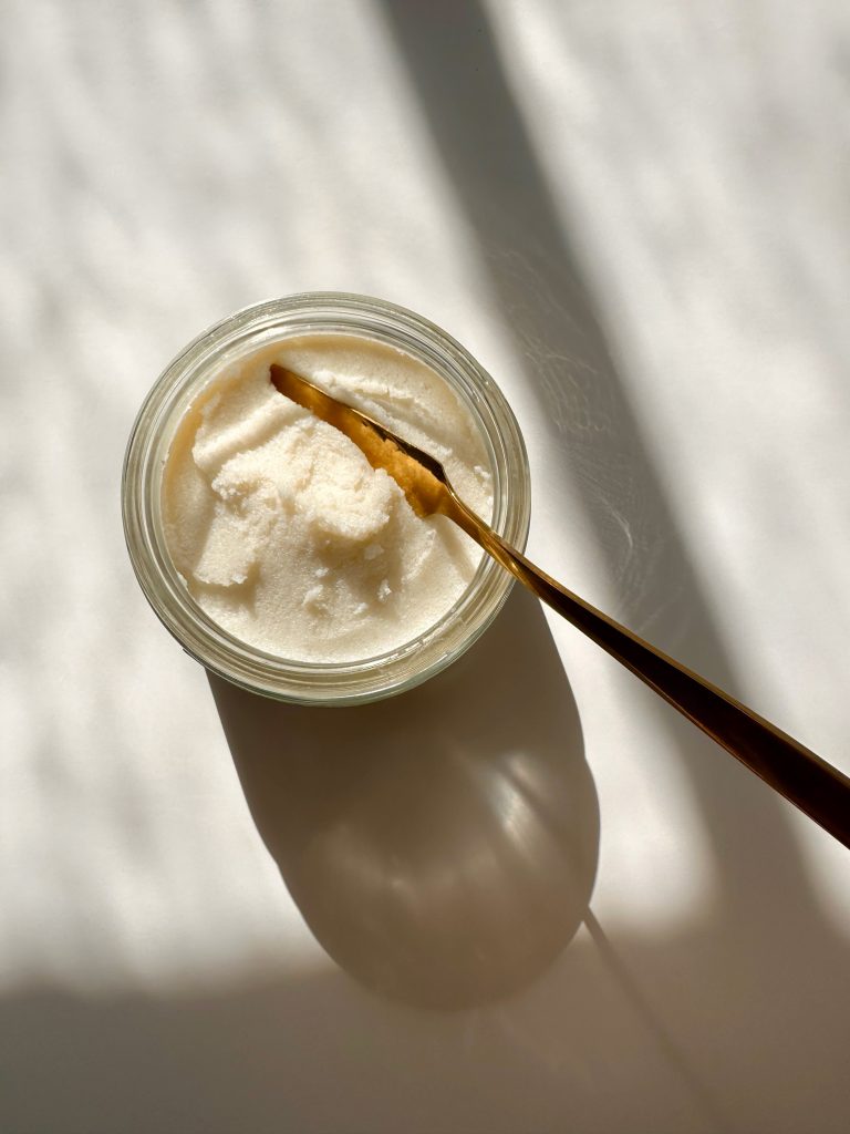 Na najboljoj adresi Beograda, wellness se doživljava drugačije: Otkrijte St. Regis Spa centar
13 AMRA Pearl PPF Body Exfoliant