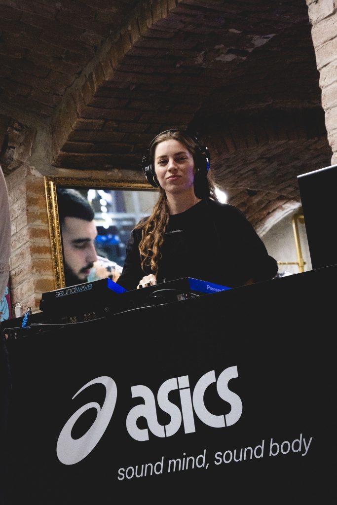 ASICS x TIKE: Pridružili smo se proslavi 10 godina pokreta - i stajanje nije u planu 17 BURO TIKE X ASICS 39